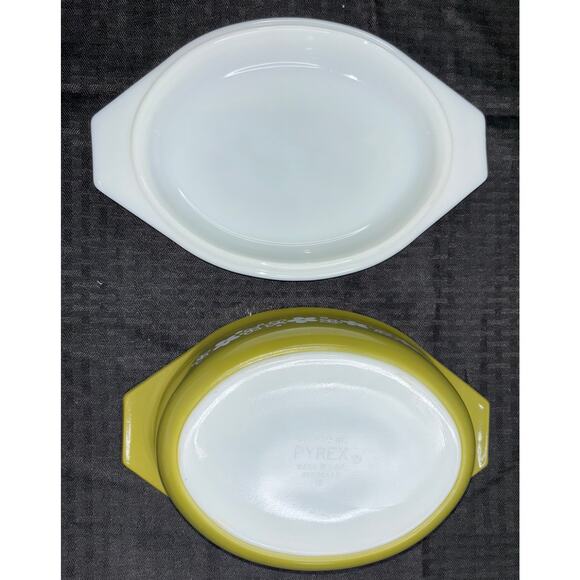 Vintage Pyrex Crazy Daisy Casserole Dish Spring Blossom Green & White 1.5 Qt 043 - Picture 2 of 4